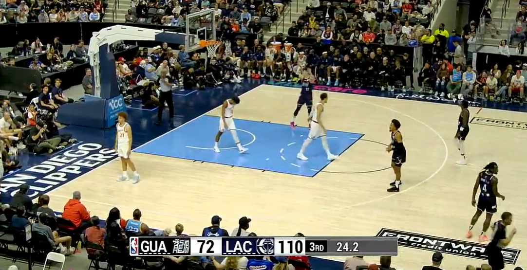 进攻彻底哑火！龙狮单节仅进一球得8分，快船单节狂轰42分