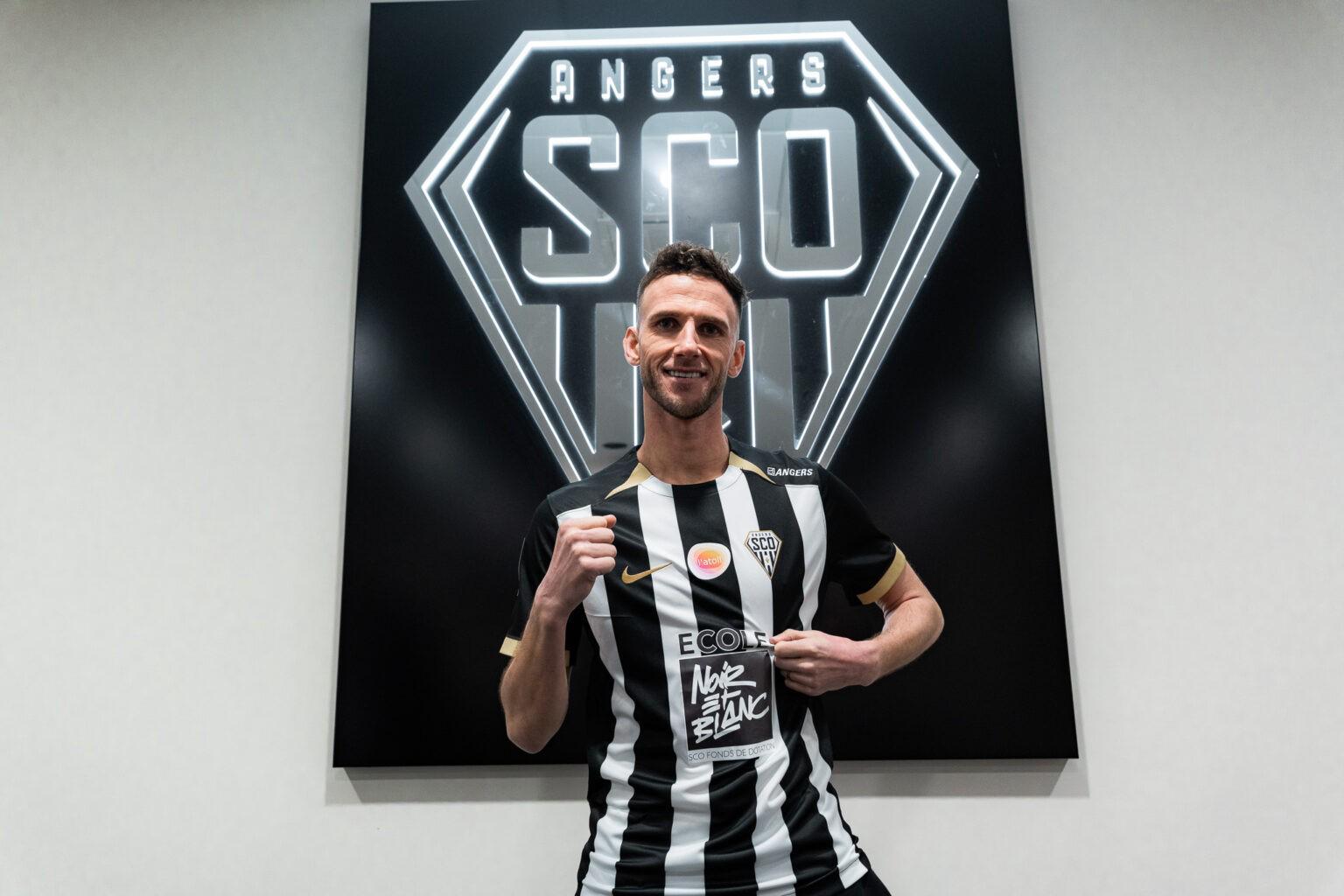 在线入口-官方：昂热租借阿贾克斯中场范登博门至本赛季结束